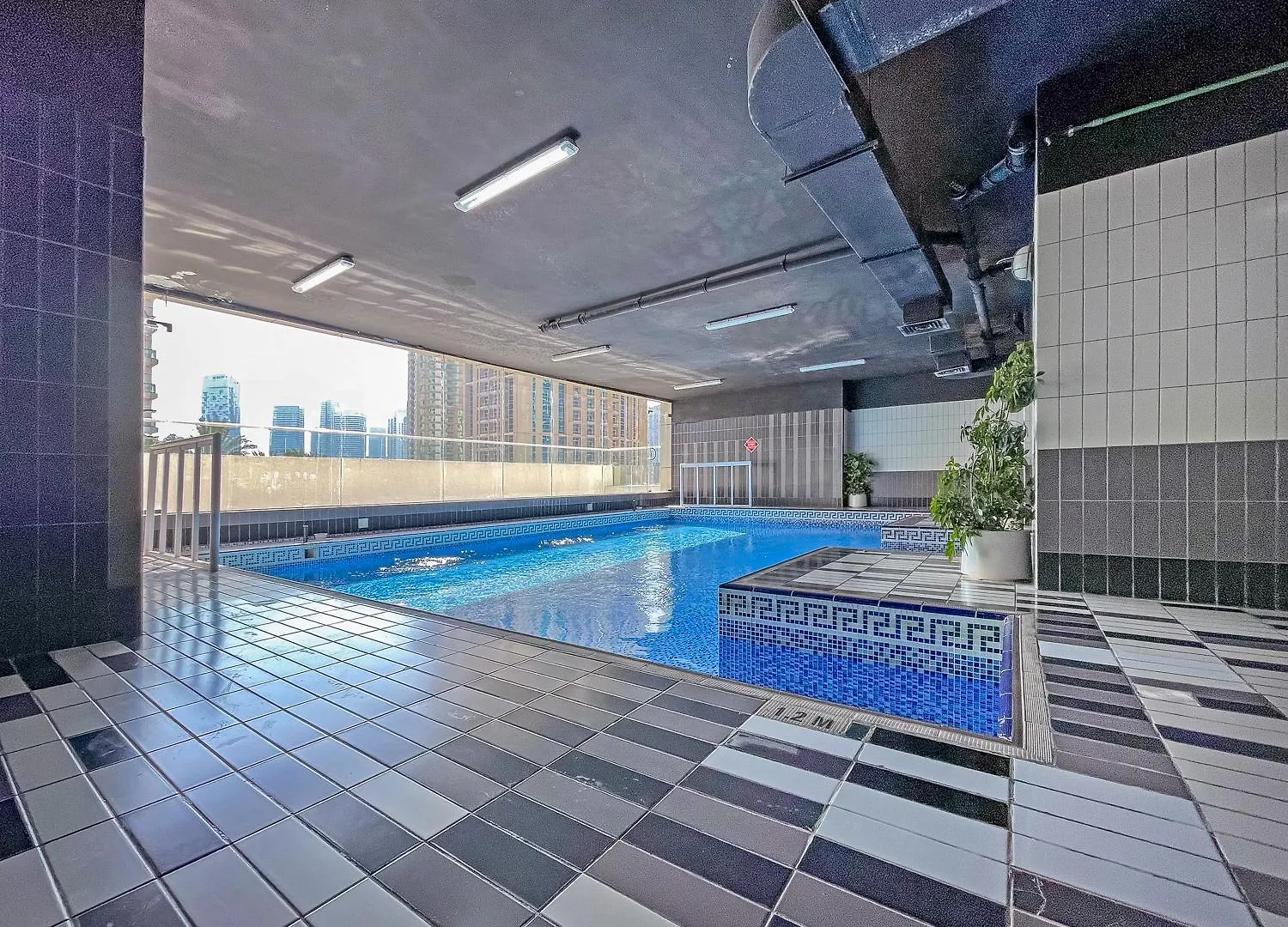 A Fabulous 1 Bedroom Apartment In Marina Pinnacle Dubai