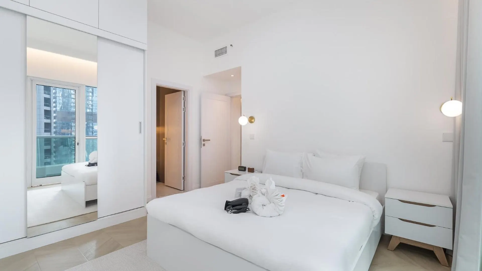 A Fabulous 1 Bedroom Apartment In Marina Pinnacle Dubai United Arab Emirates