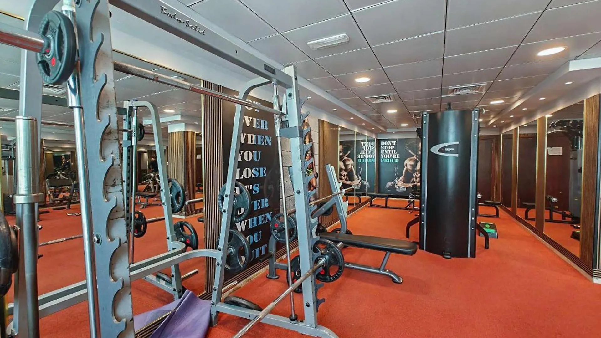A Fabulous 1 Bedroom Apartment In Marina Pinnacle Dubai
