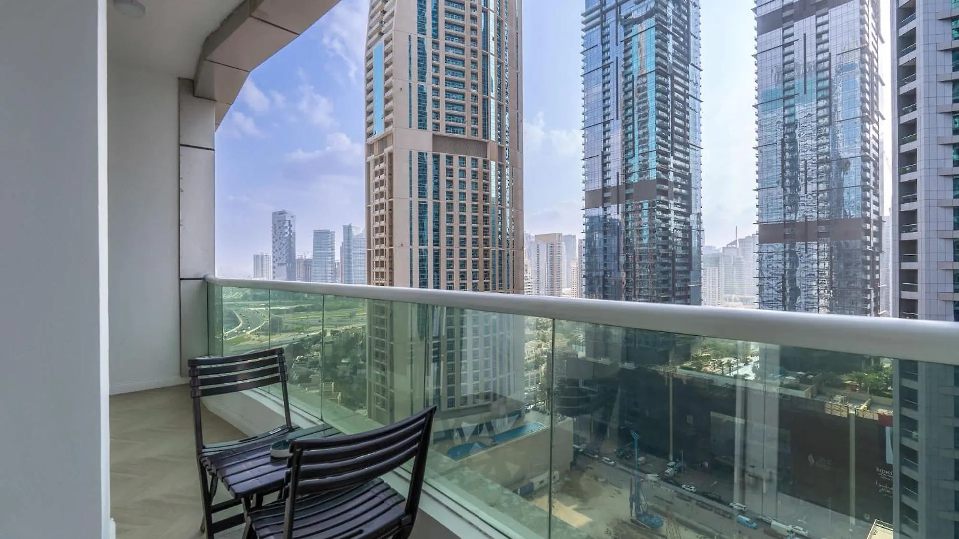 A Fabulous 1 Bedroom Apartment In Marina Pinnacle Dubai United Arab Emirates