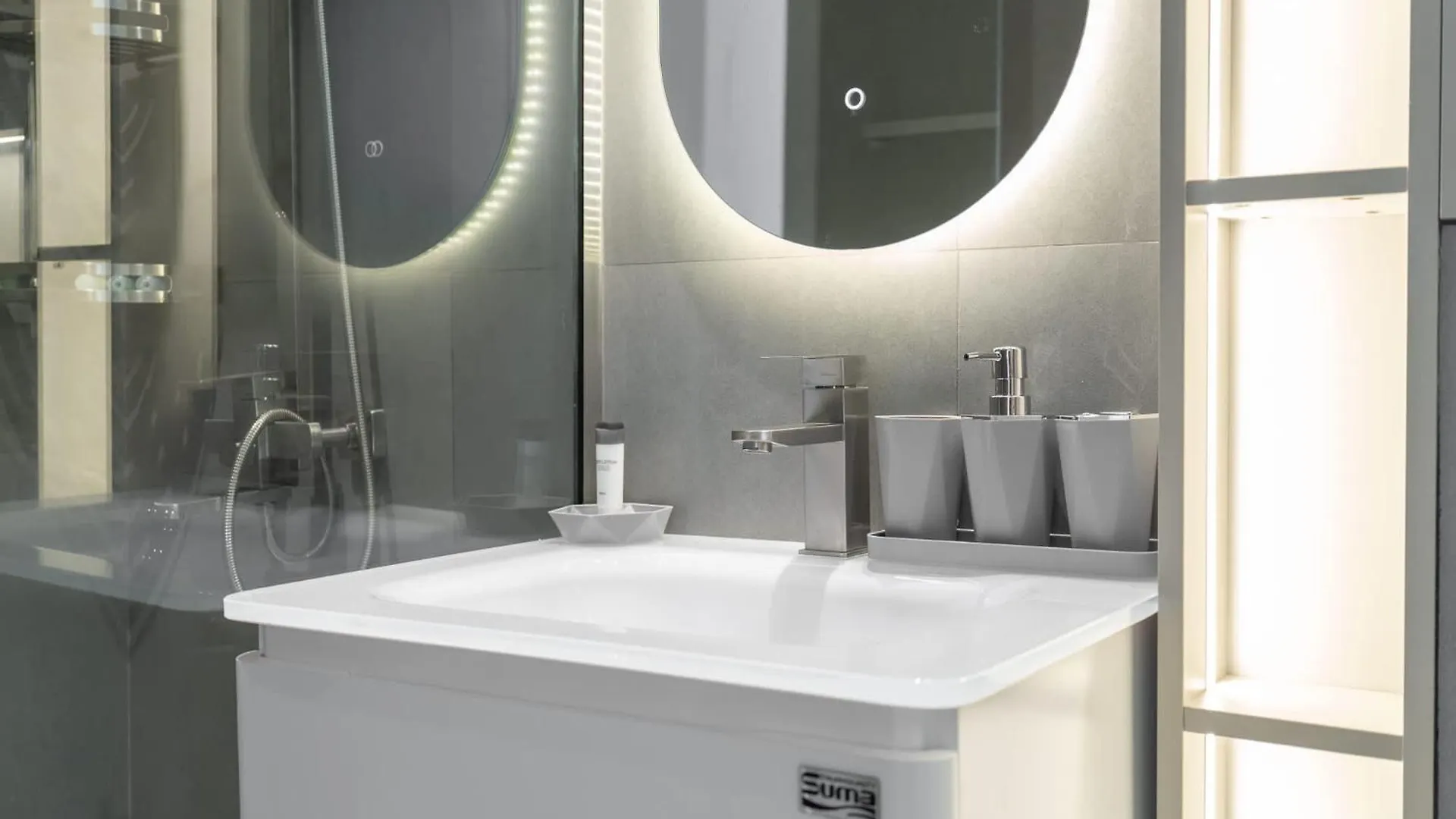 A Fabulous 1 Bedroom Apartment In Marina Pinnacle Dubai 0*,
