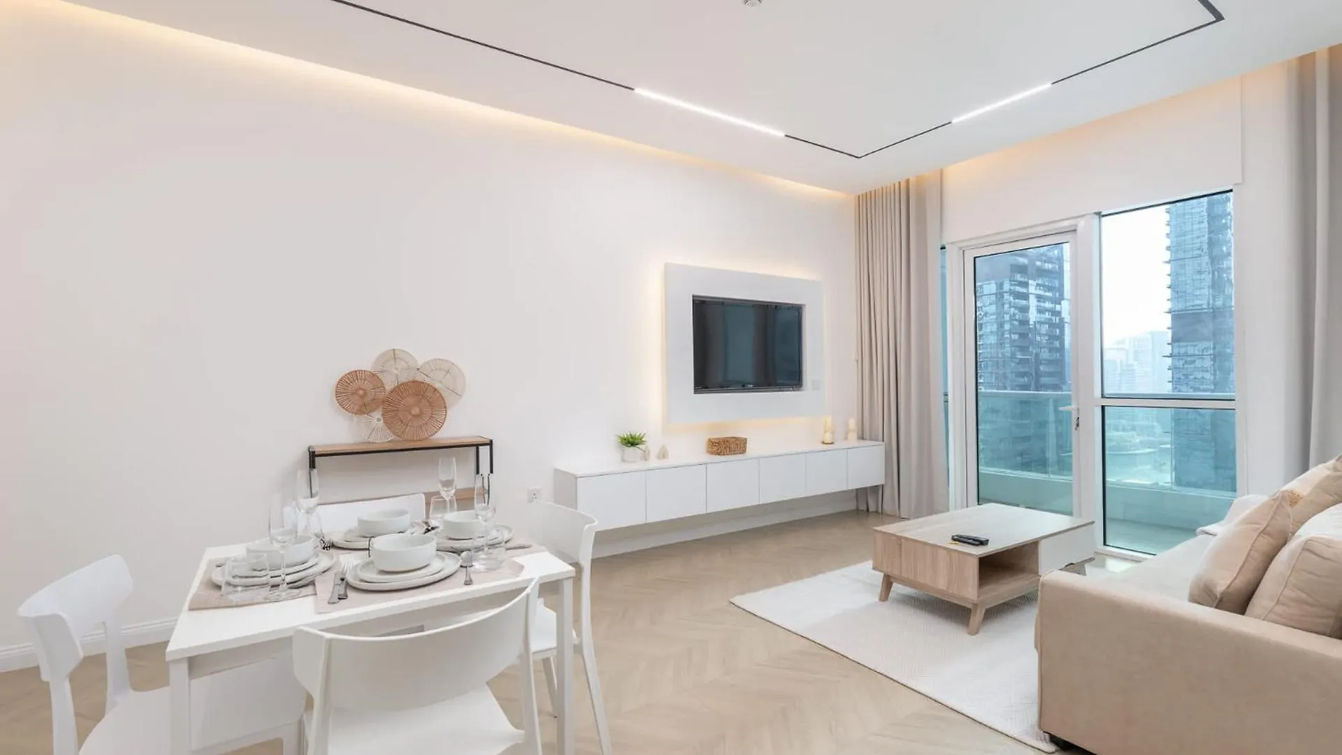A Fabulous 1 Bedroom Apartment In Marina Pinnacle Dubai United Arab Emirates